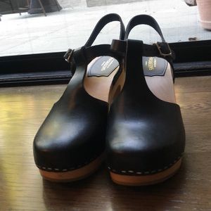 Swedish hasbeens Mary Jane Black